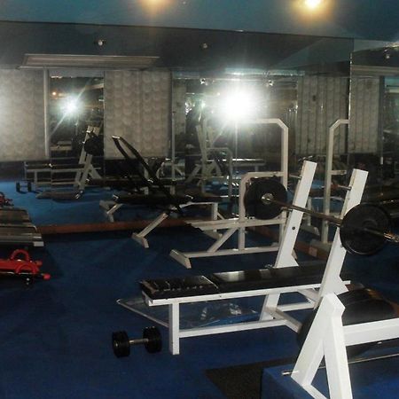 Hotel Crown Plaza Lahore Buitenkant foto
